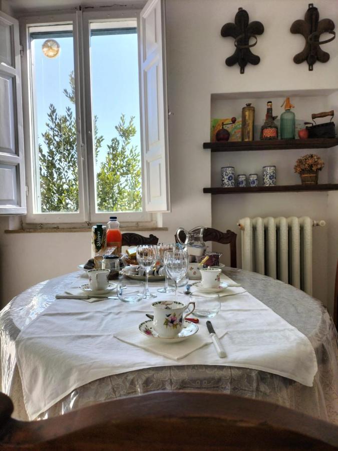 Azzi B&B Comfortably, In The Quietness Of The Perugia Historical Centre מראה חיצוני תמונה