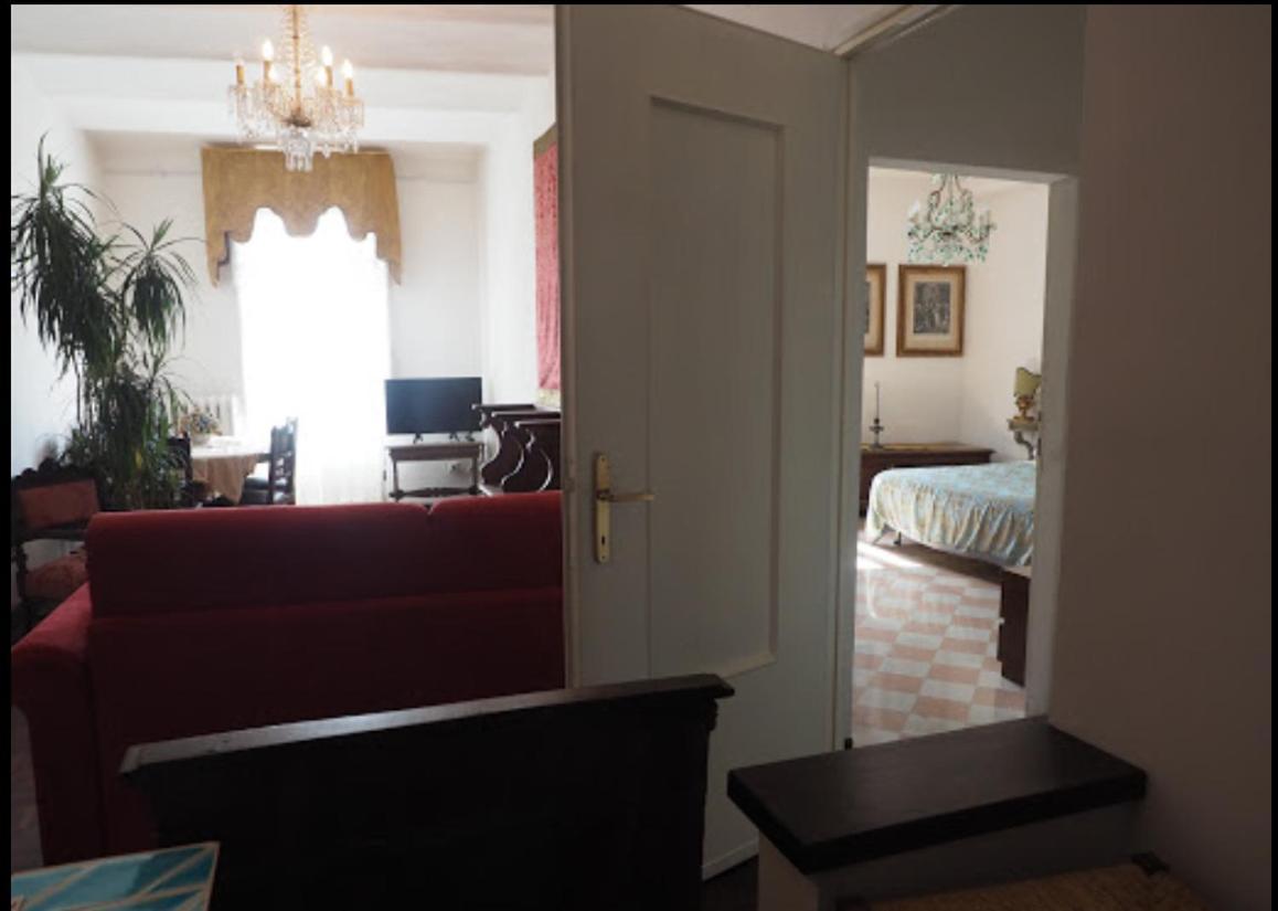 Azzi B&B Comfortably, In The Quietness Of The Perugia Historical Centre מראה חיצוני תמונה
